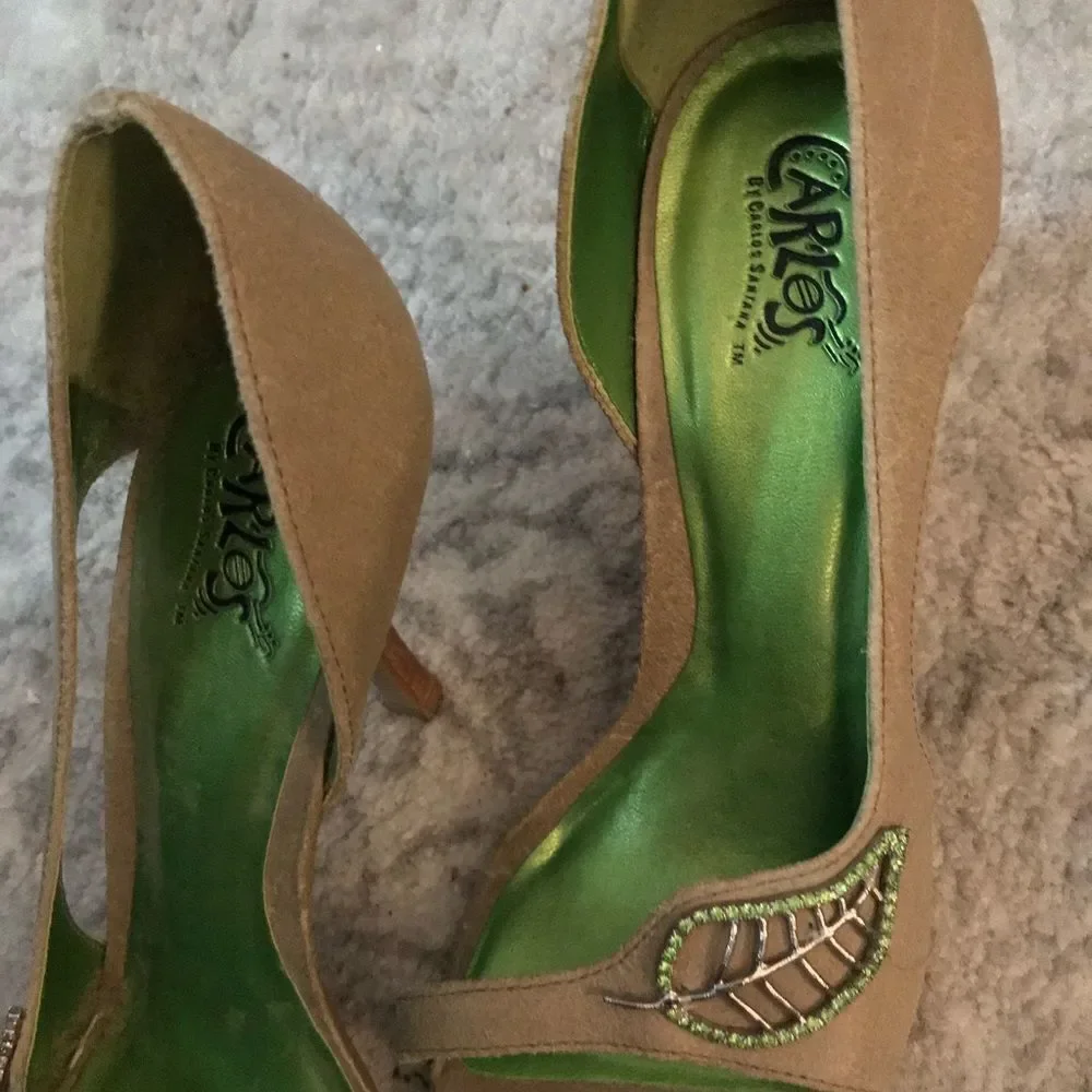 Never Worn Carlos Santana Green Suede Heels